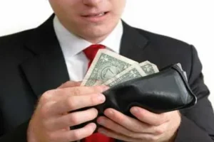 كيفية التعامل مع الزوج البخيل