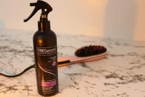 خطوات تحضير سبراي لحماية الشعر من الحرارة العالية في المنزل