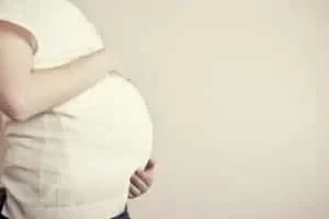 الحمل أعراضه ومشكلاته والمفيد والضار للحامل