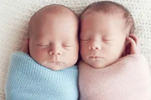 أعراض الحمل في توأم